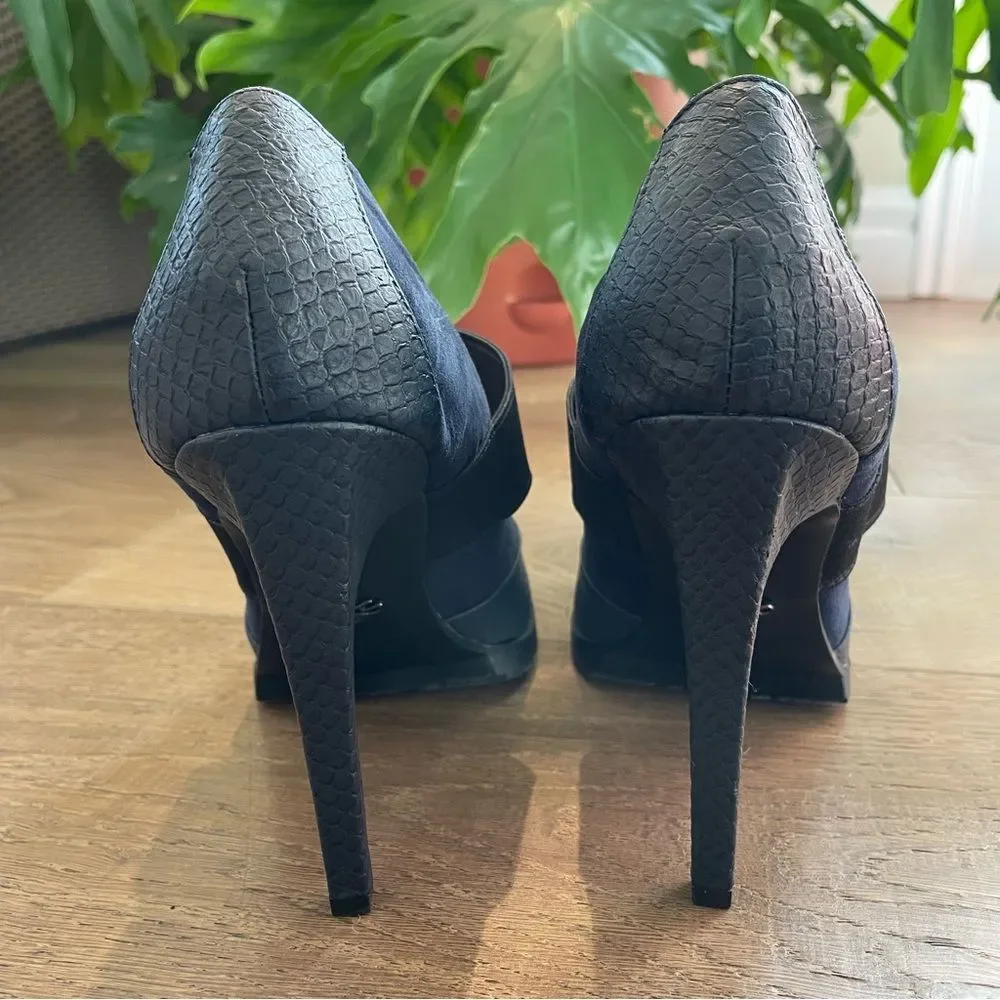 Simply Vera Vera Wang Navy Blue Suede and Faux Snakeskin Print Women Heels  8.5